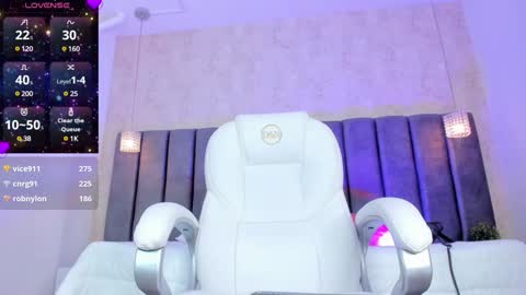 Snapshot of scarleett_johansson chatting on 12.30.24 Scarlett online show from 12.30.24