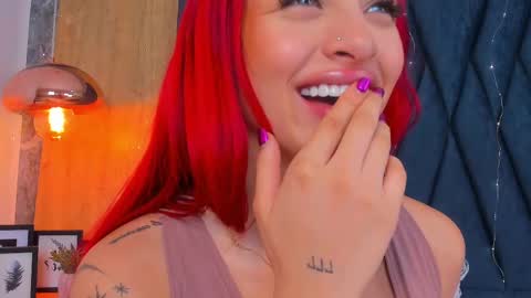 Snapshot of scarleett_jones chatting on 02.15.25 scarleett jones online show from 02.15.25