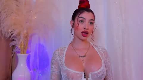 Snapshot of scarleett_jones chatting on 10.22.25 scarleett jones online show from 10.22.25