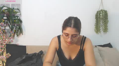 scarlet_100 online show from 04.22.26