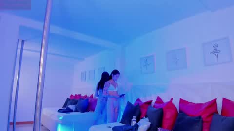 Scarlet online show from 04.30.26