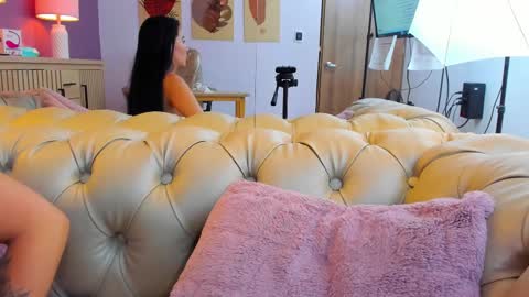 Scarlet Edwars online show from 01.15.25