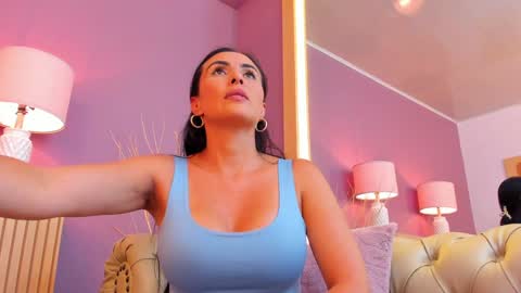 Scarlet Edwars online show from 01.22.25