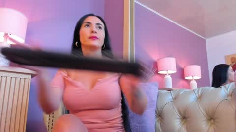 Scarlet Edwars online show from 01.29.25