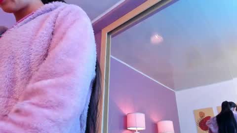 Scarlet Edwars online show from 02.11.25