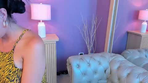 Scarlet Edwars online show from 02.18.25