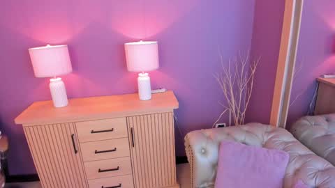 Scarlet Edwars online show from 03.03.25