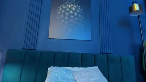 Scarlet Edwars online show from 11.25.25