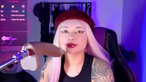 Snapshot of scarlet_gold chatting on 06.17.26 scarlet_gold online show from 06.17.26