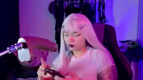 Snapshot of scarlet_gold chatting on 06.18.26 scarlet_gold online show from 06.18.26