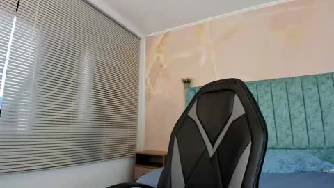 Scarlet  online show from 02.26.25