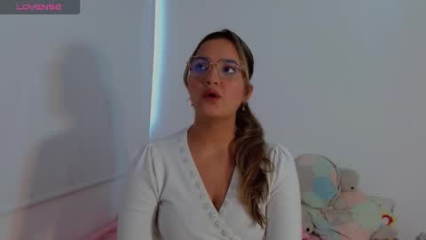 Scarlet  online show from 10.23.25