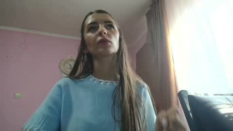 Snapshot of scarlet_rosse chatting on 05.19.26 Scarlet online show from 05.19.26