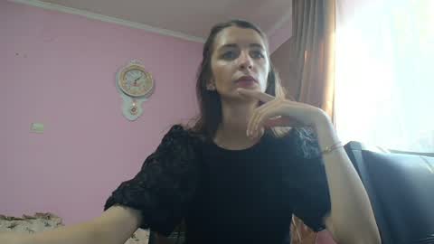 Snapshot of scarlet_rosse chatting on 05.27.26 Scarlet online show from 05.27.26