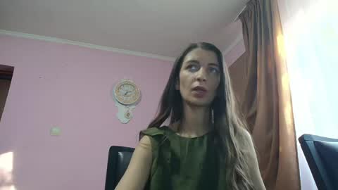 Snapshot of scarlet_rosse chatting on 05.31.26 Scarlet online show from 05.31.26