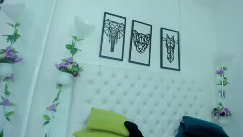 Isa online show from 02.12.25