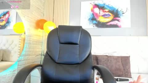 Scarlet online show from 04.27.26