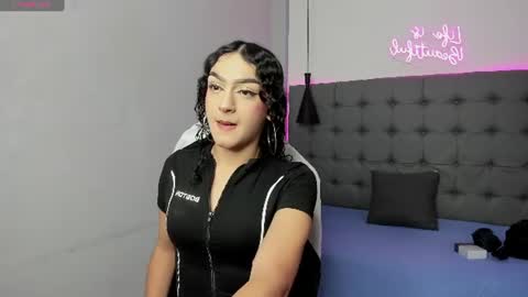 Snapshot of scarletcherry18 chatting on 06.21.26 scarlet online show from 06.21.26