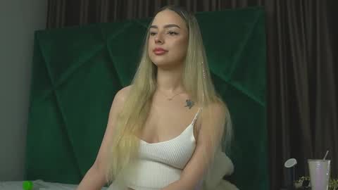 Scarlet online show from 09.25.25