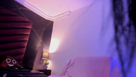 Snapshot of scarletdavis_ chatting on 09.19.25 Scarlet Dayana online show from 09.19.25
