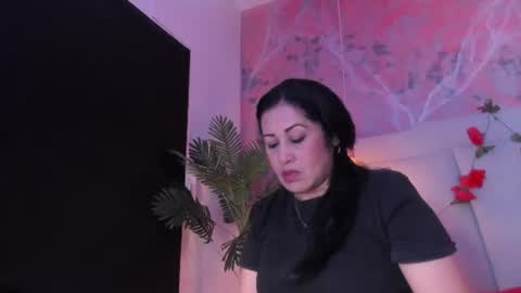 Snapshot of scarletdavis_ chatting on 06.24.26 Scarlet Dayana online show from 06.24.26
