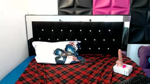 scarletglow1 online show from 01.21.25