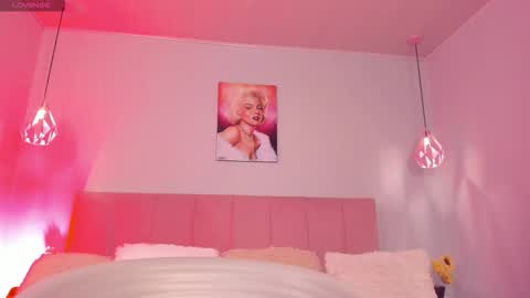 Scarlet  online show from 10.09.25