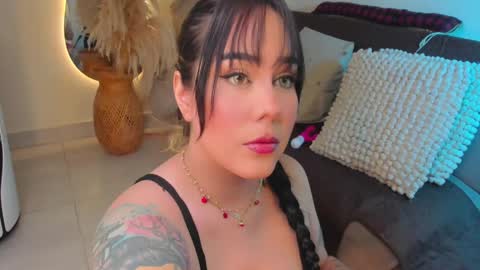 Snapshot of scarleth_jhons_ chatting on 03.08.25 Scarleth... but not Scarleth Johansson. online show from 03.08.25