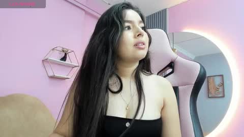 Snapshot of scarleth_kiss_ chatting on 12.05.25 Scarleth online show from 12.05.25