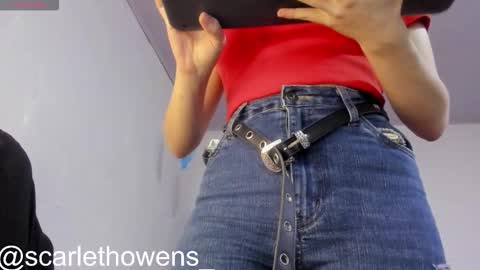 Snapshot of scarleth_owens1 chatting on 12.15.25 online show from 12.15.25