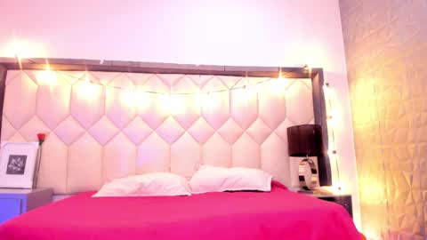 scarlethbigbug online show from 02.24.26