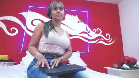 Snapshot of scarlethchannel chatting on 09.21.25 Scarleth online show from 09.21.25