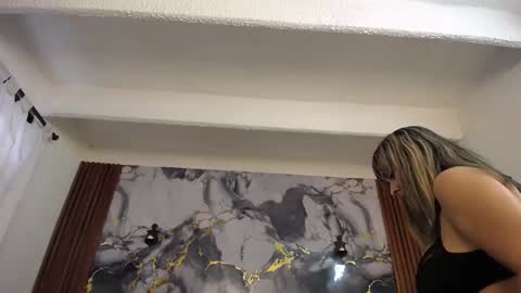 Snapshot of scarlethchannel chatting on 12.04.25 Scarleth online show from 12.04.25