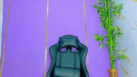 Snapshot of scarletjonesx chatting on 09.19.25 Denis online show from 09.19.25