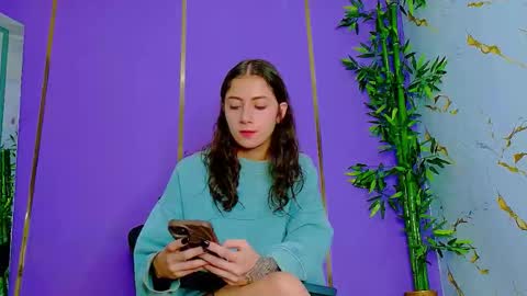 Snapshot of scarletjonesx chatting on 09.22.25 Denis online show from 09.22.25