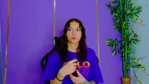 Snapshot of scarletjonesx chatting on 09.28.25 Denis online show from 09.28.25