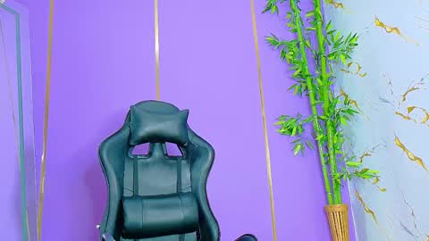 Snapshot of scarletjonesx chatting on 10.07.25 Denis online show from 10.07.25