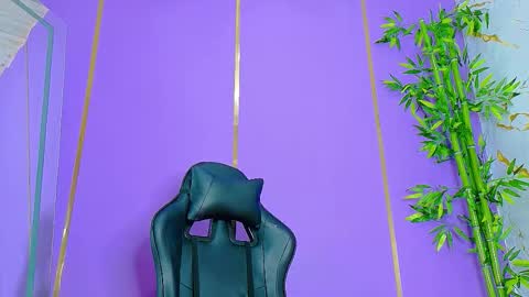 Snapshot of scarletjonesx chatting on 10.15.25 Denis online show from 10.15.25