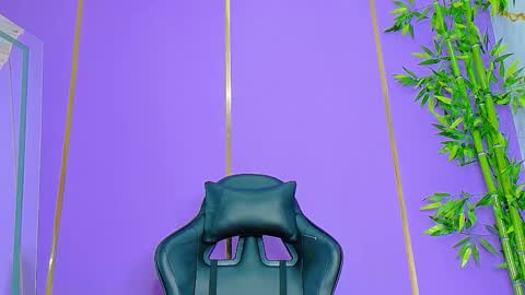 Snapshot of scarletjonesx chatting on 10.17.25 Denis online show from 10.17.25