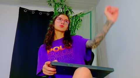 Snapshot of scarletjonesx chatting on 11.24.25 Denis online show from 11.24.25