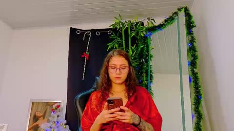 Snapshot of scarletjonesx chatting on 12.16.25 Denis online show from 12.16.25