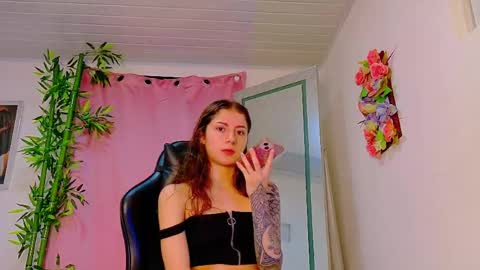 Snapshot of scarletjonesx chatting on 05.30.26 Denis online show from 05.30.26