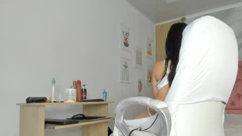 Snapshot of scarletmils chatting on 07.23.26 scarlet online show from 07.23.26