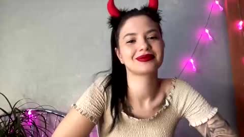 scarletpetal online show from 01.20.25