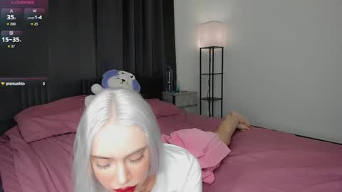 Snapshot of scarletsoft chatting on 12.17.25 Ann online show from 12.17.25