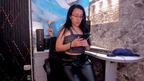 Snapshot of scarlett__14 chatting on 01.14.26 scarlett__14 online show from 01.14.26