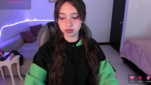 Snapshot of scarlett__cooper__ chatting on 10.28.25 Scarlett online show from 10.28.25