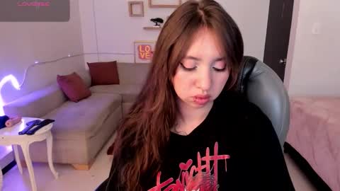 Snapshot of scarlett__cooper__ chatting on 11.04.25 Scarlett online show from 11.04.25