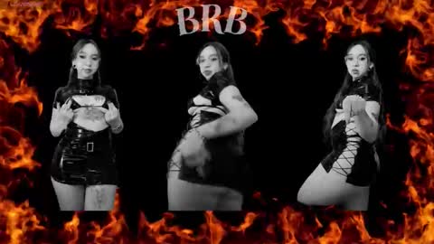 Snapshot of scarlett__cooper__ chatting on 11.30.25 Scarlett online show from 11.30.25