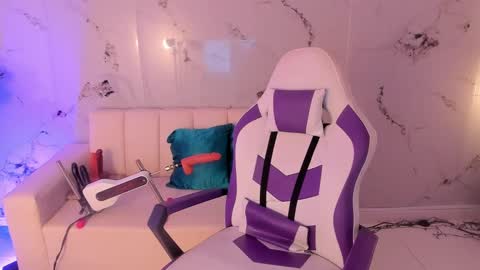 Snapshot of scarlett_enjoy1 chatting on 09.14.25 scarlett_enjoy1 online show from 09.14.25